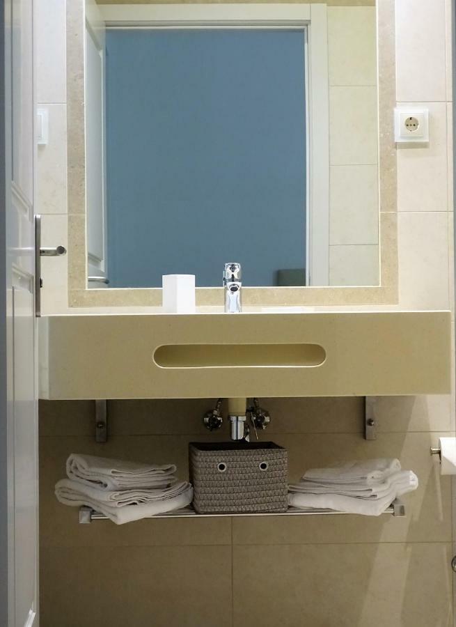 לאגוּ‏ש Bowen, Luxury Suites מראה חיצוני תמונה